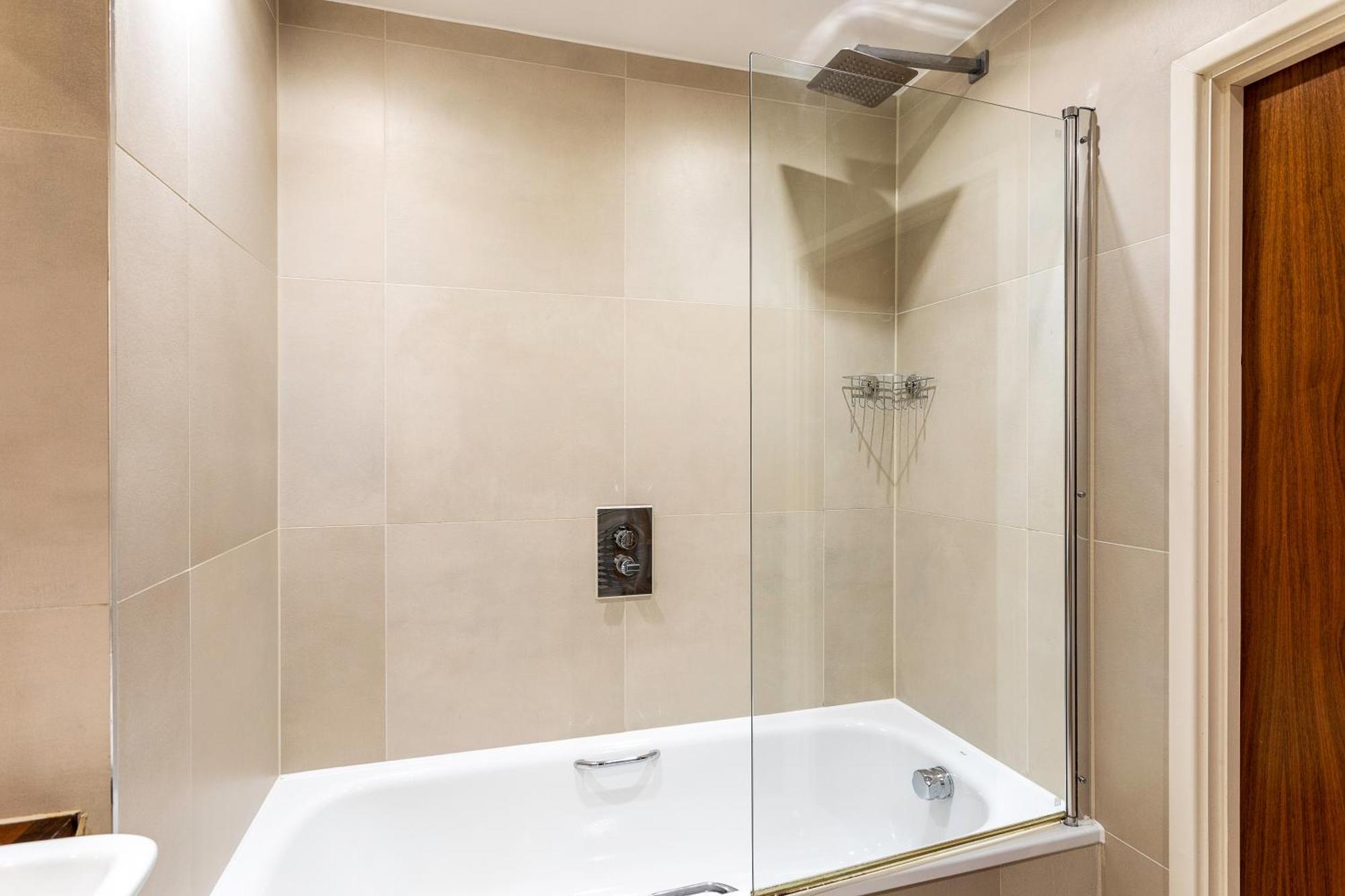 Serene Cityscape - 2Br Luxury Westminster Apartment Лондон Екстер'єр фото