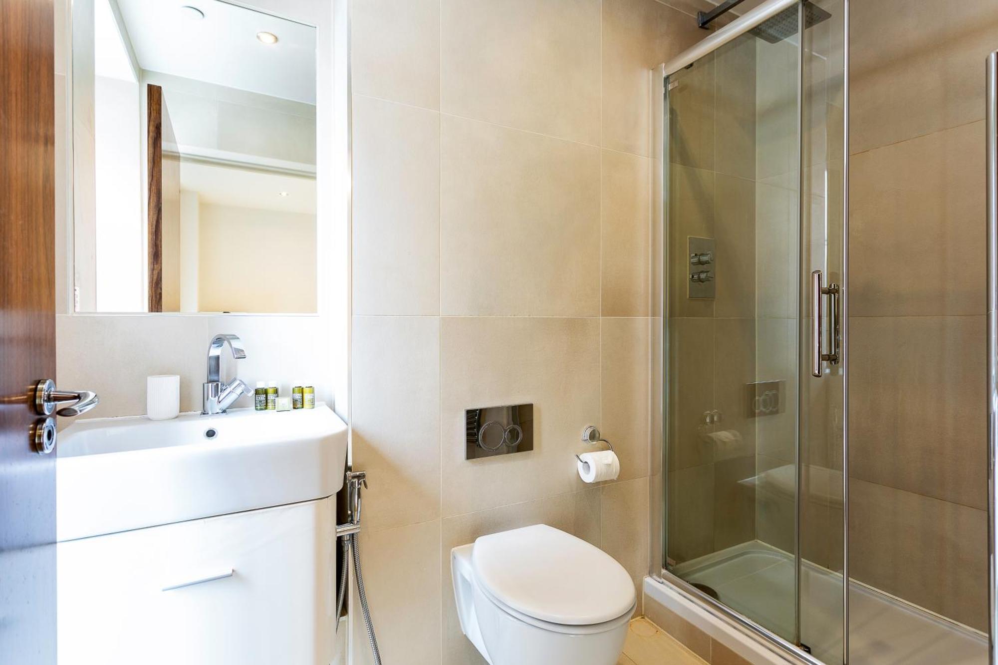 Serene Cityscape - 2Br Luxury Westminster Apartment Лондон Екстер'єр фото